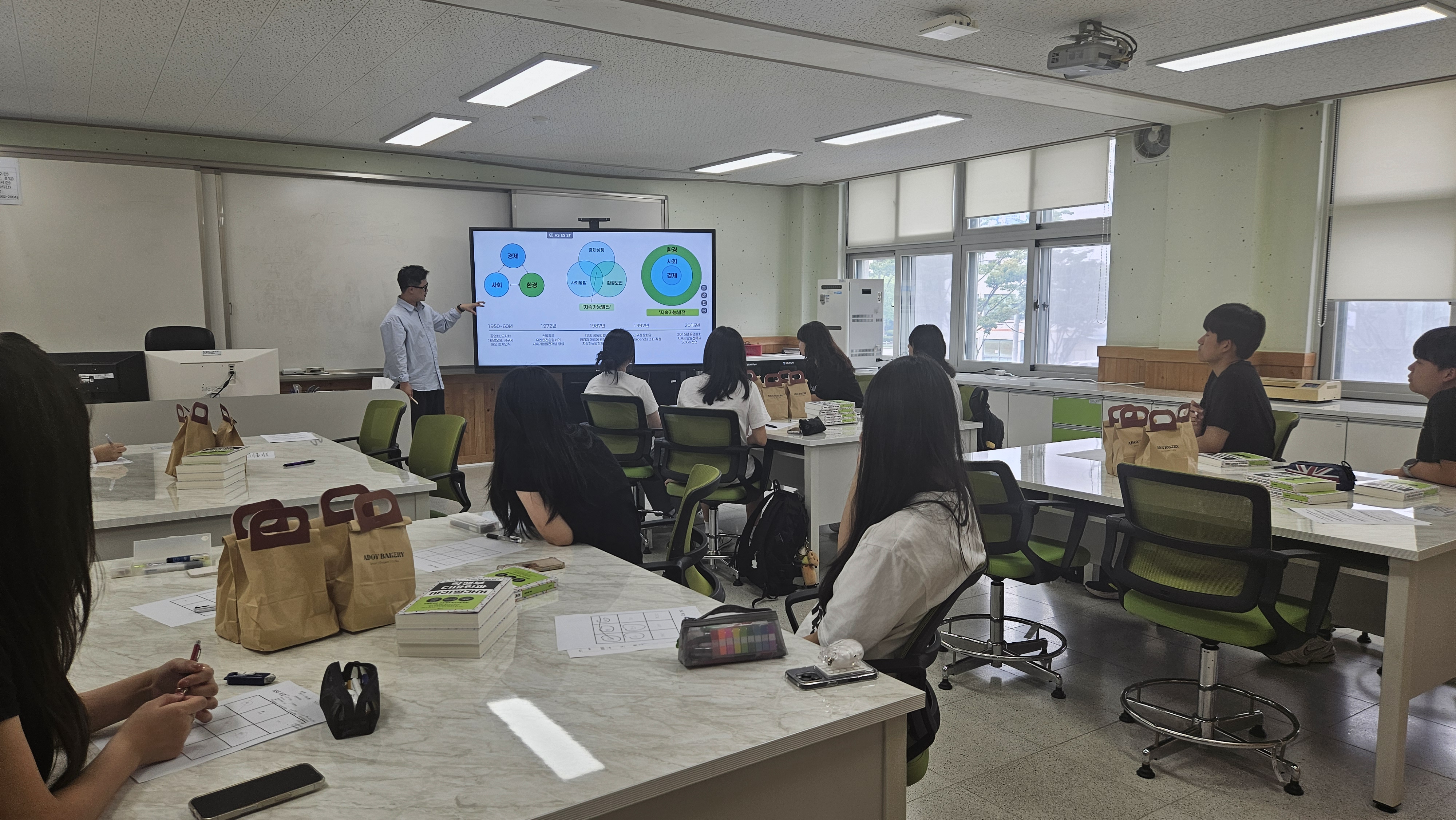 군산교육지원청, 2025 주제탐구한마당을 통한 탐구력 쑥쑥 이미지(2)