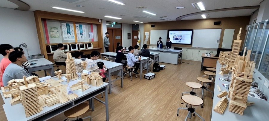장수교육지원청, 장수영재교육원 수료식 이미지(2)