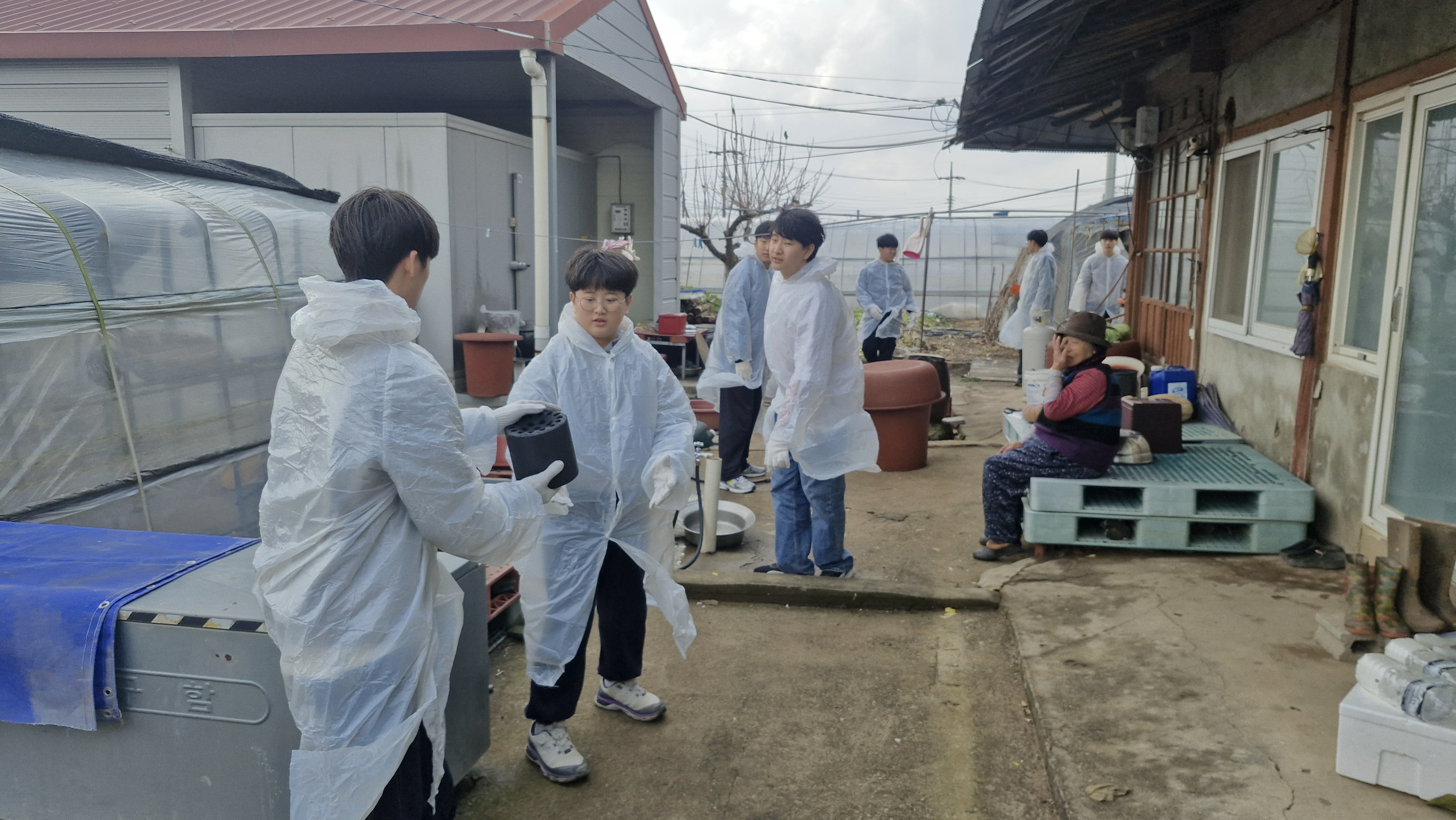 지평선중, 제21회 사랑의 연탄 봉사 실시 이미지(3)