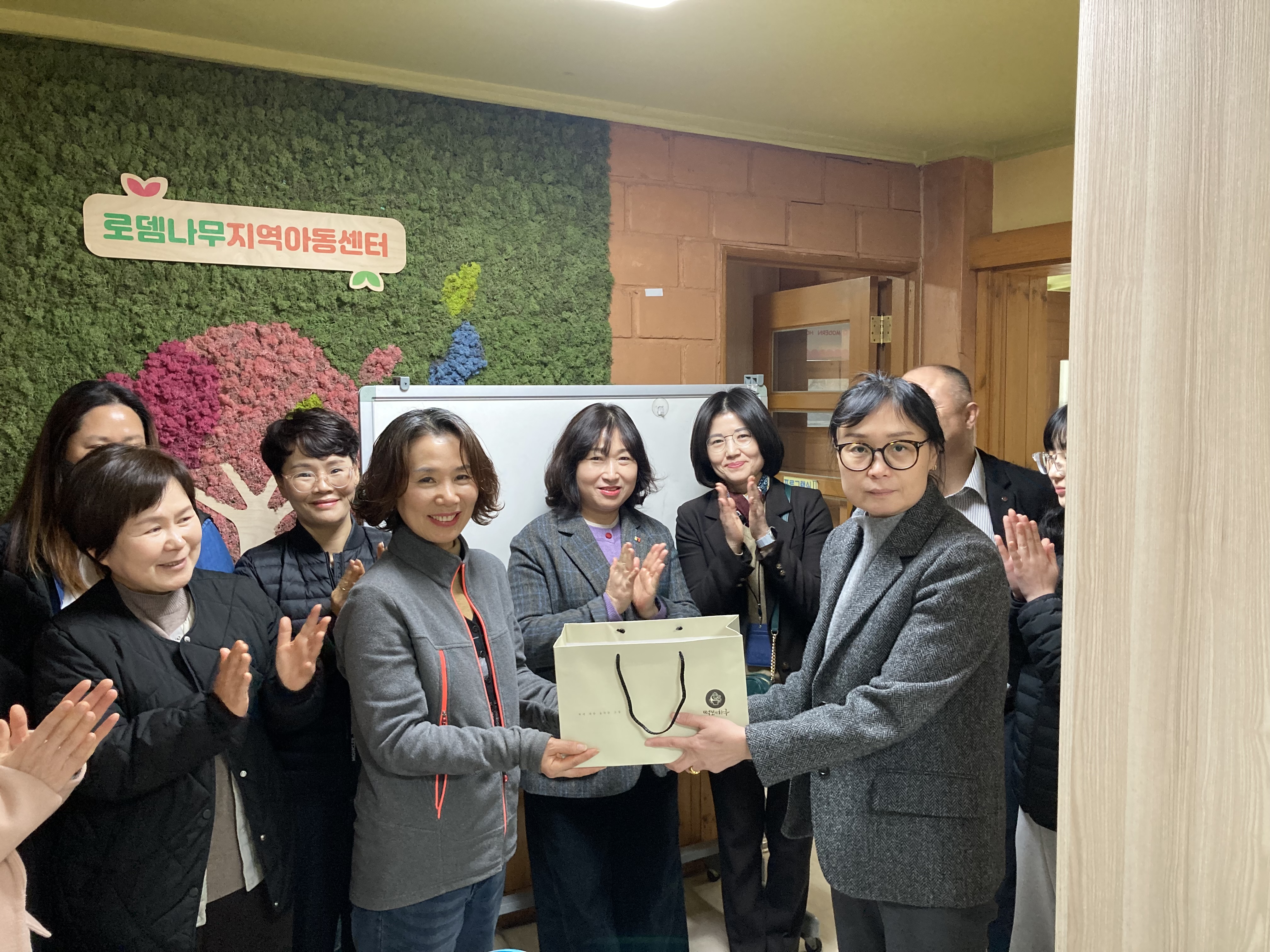 전주교육지원청, 학생 대상 따뜻한 도시락 나눔 캠페인 가져 이미지(3)