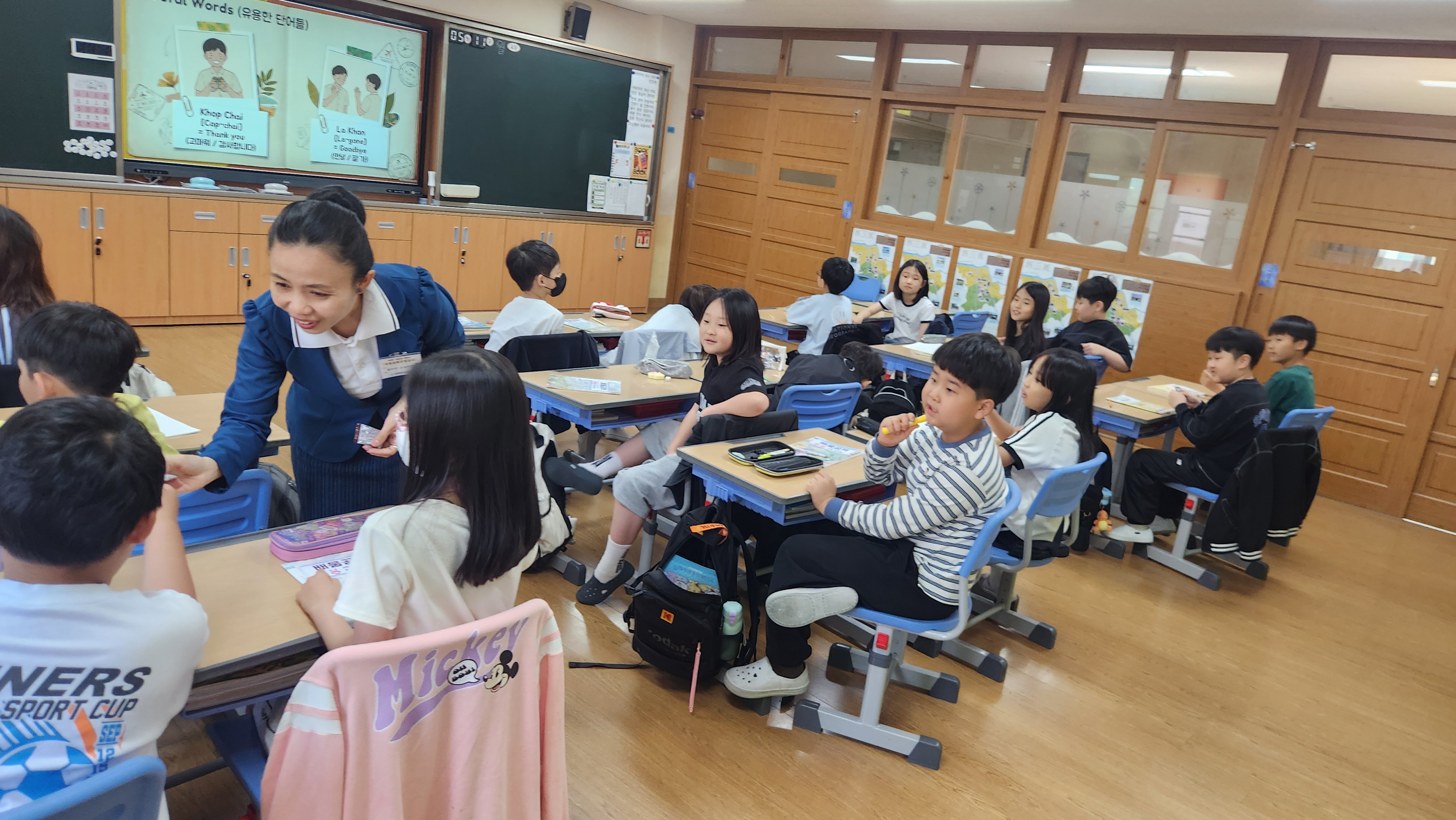 전주하가초, 라오스 교사와 함께하는‘글로벌 교실’ 본격 가동 이미지(2)
