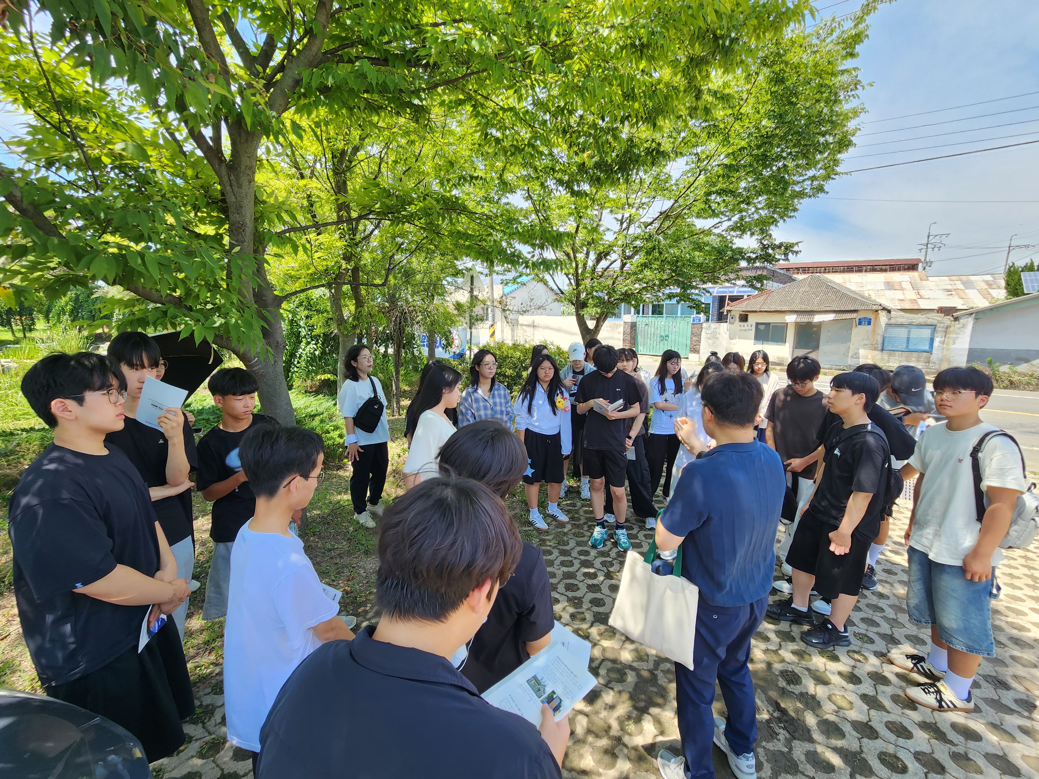 전주교육지원청, “전주 중학생들, 전북 수탈과 저항의 현장을 걷다” 이미지(2)